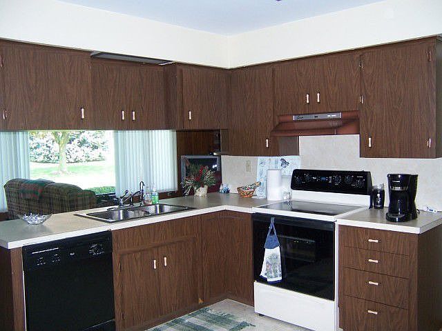 1st image of 707 N Rainbow Dr