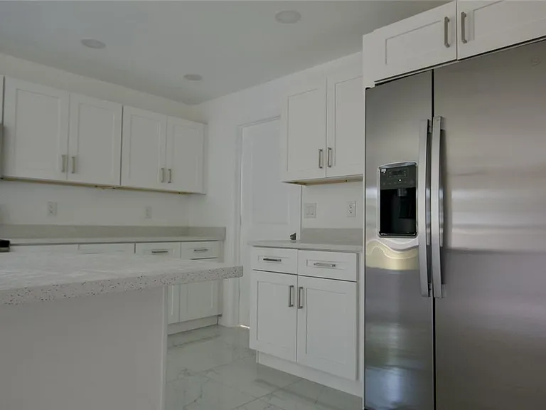 3428 Jeffcott St — Photo 3