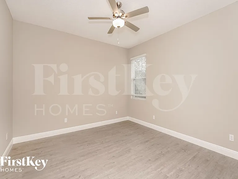674 Tobias St SE — Photo 8