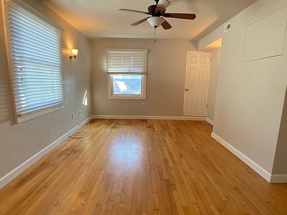 3rd image of 2119-1 Albatross St