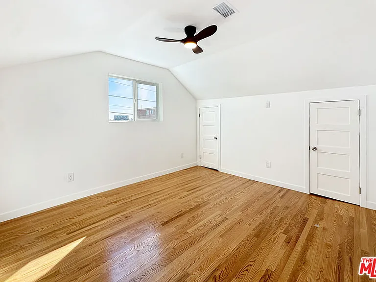 5930 Willoughby Ave — Photo 20