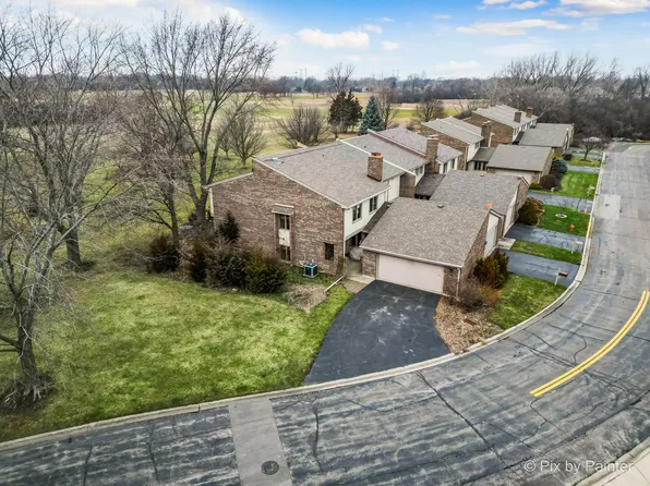 338 Saint Andrews Dr, Wood Dale, IL 60191