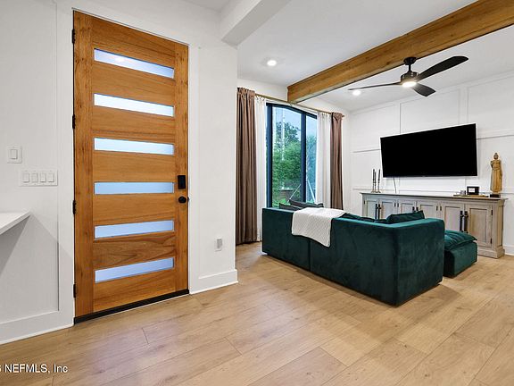 3rd image of 1746 PENMAN Road