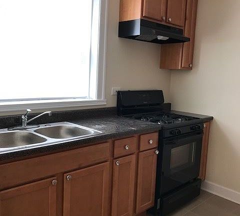 4th image of 6514 N Sacramento Ave APT 1