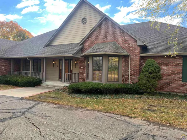 4625 SW 49th St, Topeka, KS 66610