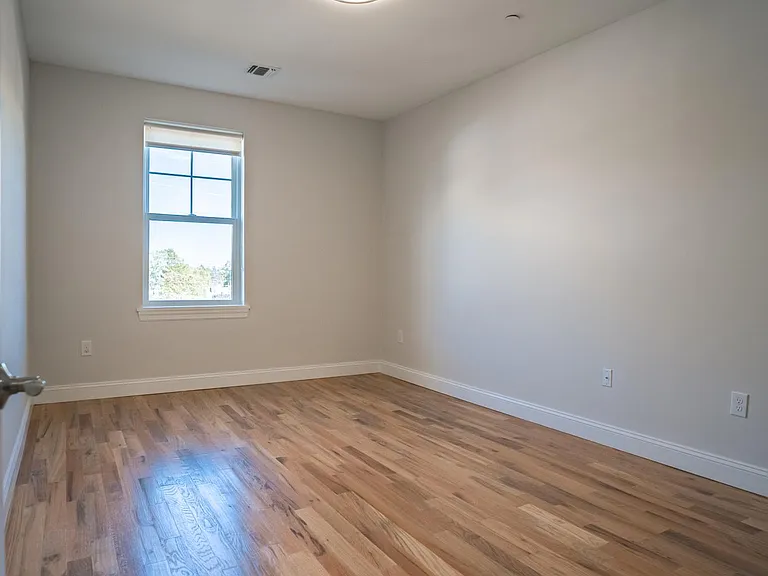 100 Shepherd Ln — Photo 36