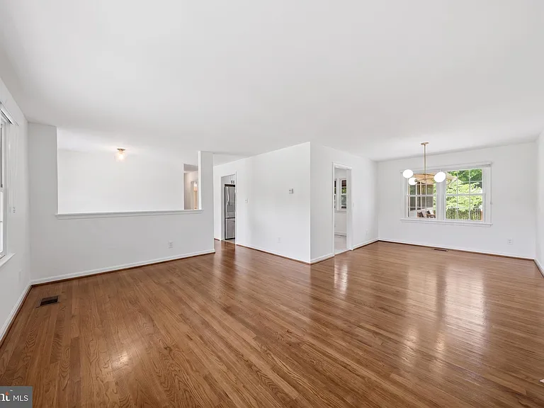 905 Carole Ct SE — Photo 10