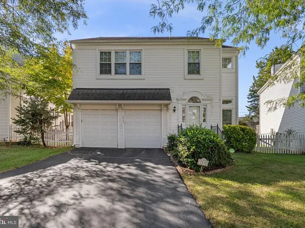 2212 Cherry Leaf Ln, Silver Spring, MD 20906