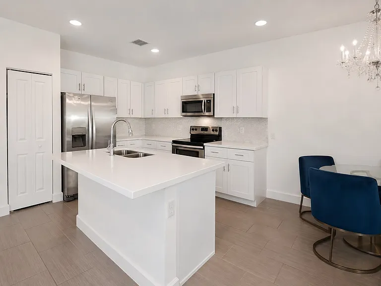 4822 NW 56th Ct — Photo 14