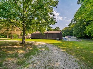 642 Dieterlen Rd, Henryville, IN 47126