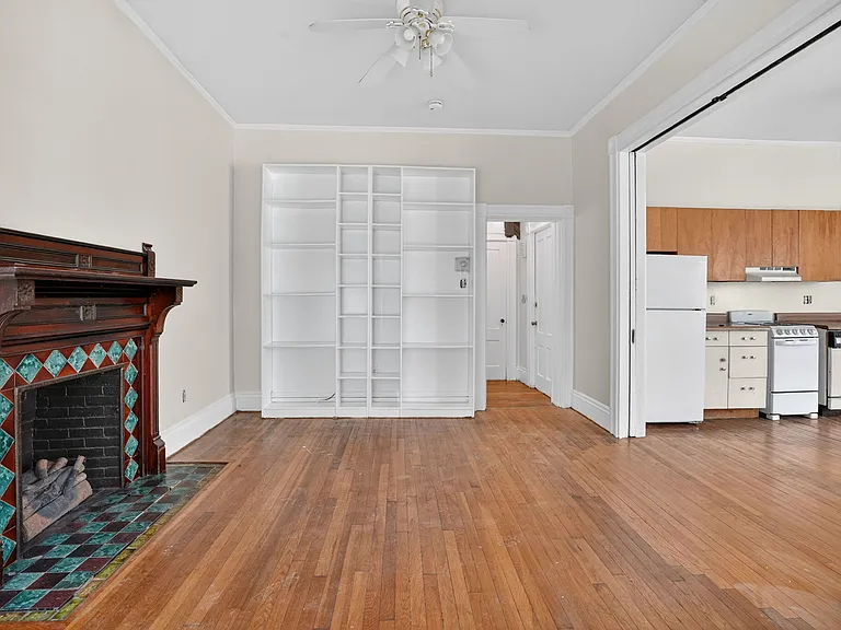 393 Pleasant St #1E — Photo 7