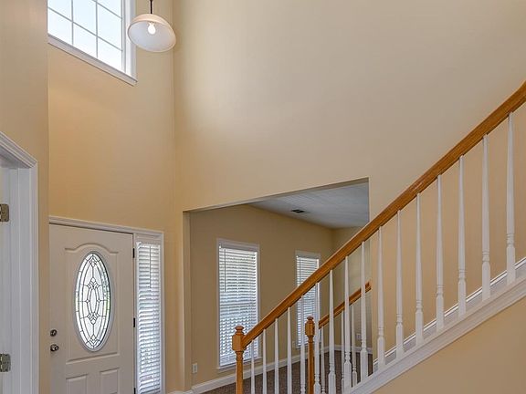 4th image of 825 Montecruz Dr