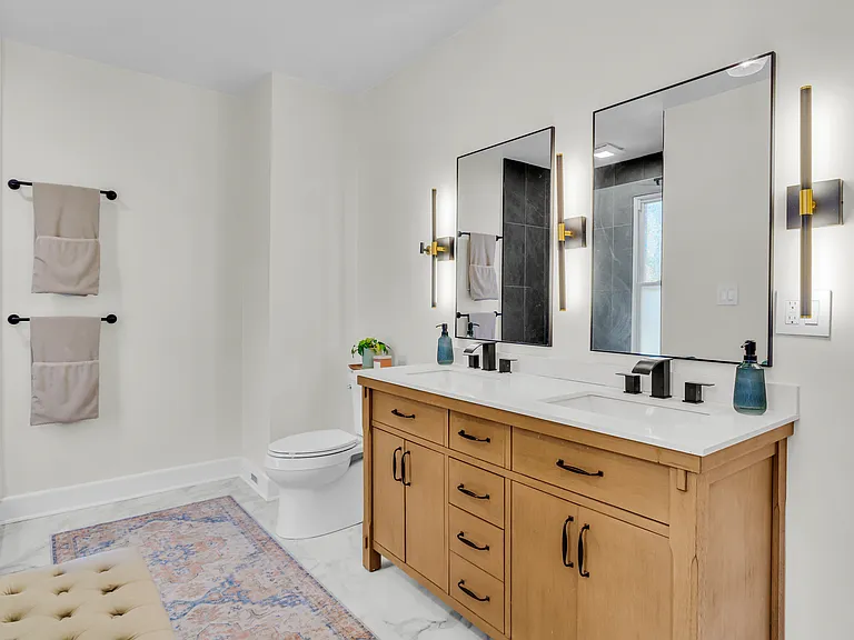 585 Showers St — Photo 6