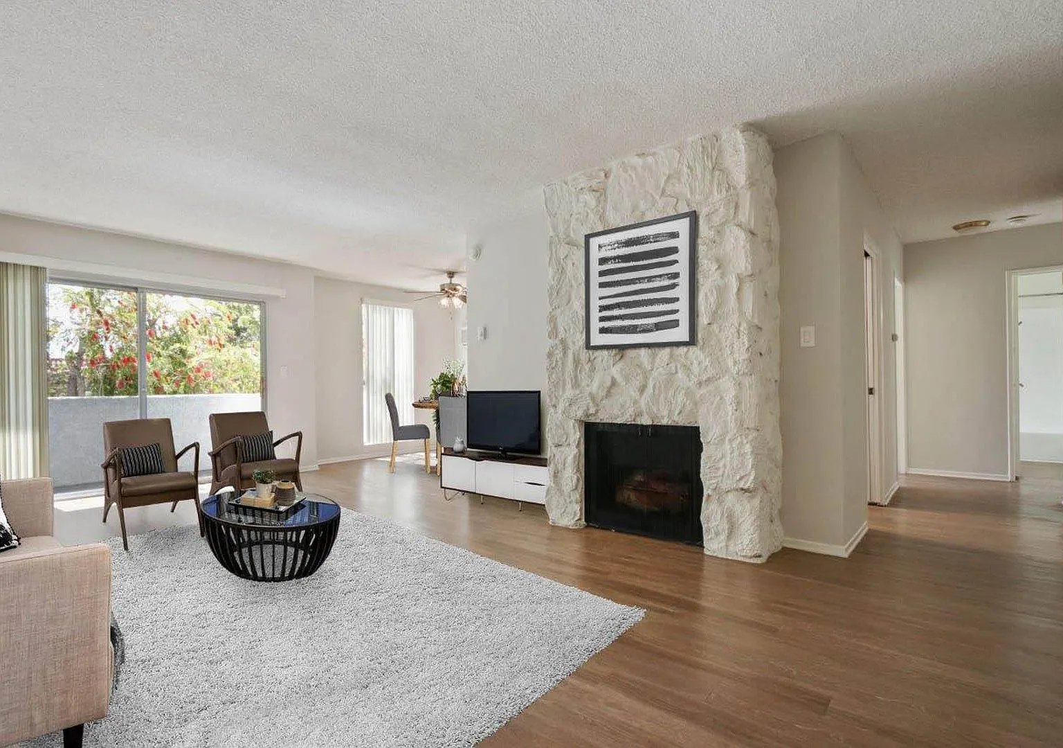 Rose Apartments — Photo 3