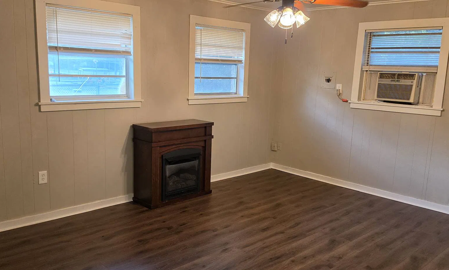 122 N Carter - 1 — Photo 2