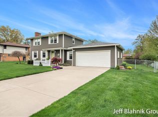 858 Carpenter Ave NW, Grand Rapids, MI 49504