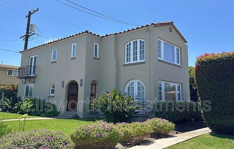 1631 Brookes Ave — Photo 1