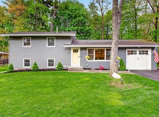 19 Scenic Dr, Poughkeepsie, NY 12603