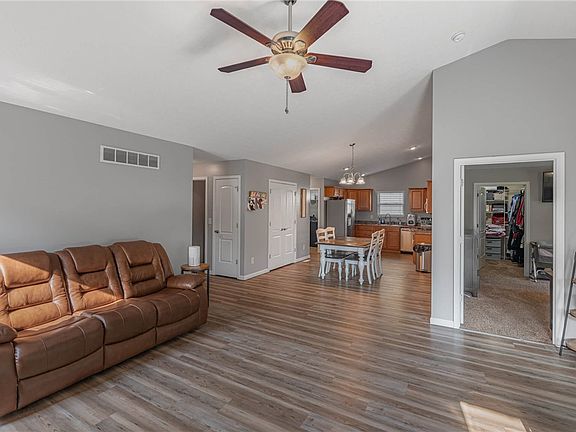 4th image of 502 Stone Path Ct