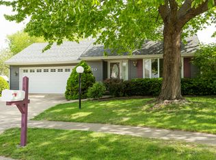 610 Rossmoor Ct, Champaign, IL 61822