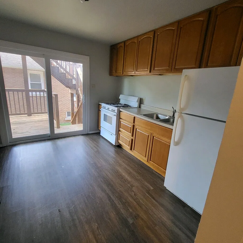 2 bed, $1,200 — Photo 1
