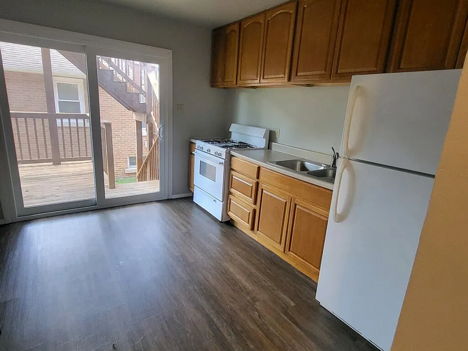 575 S Alma Ave #3