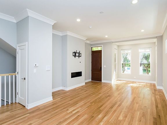 4th image of 1912 N Dayton St APT 1F