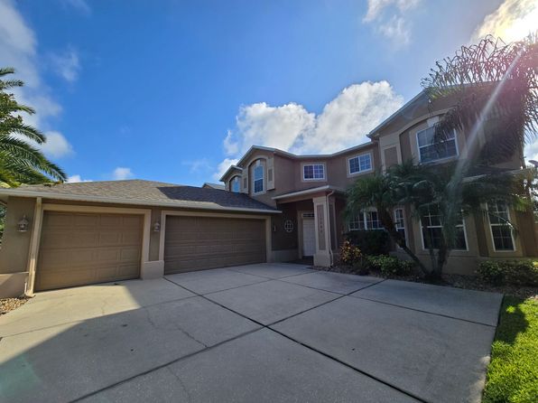 13642 Fox Glove St
