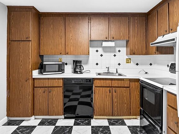 4th image of 1321 Worcester Rd APT 506