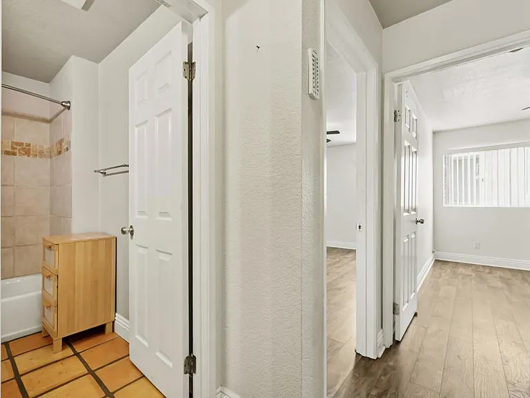 4775 Seminole Dr #105 — Photo 9