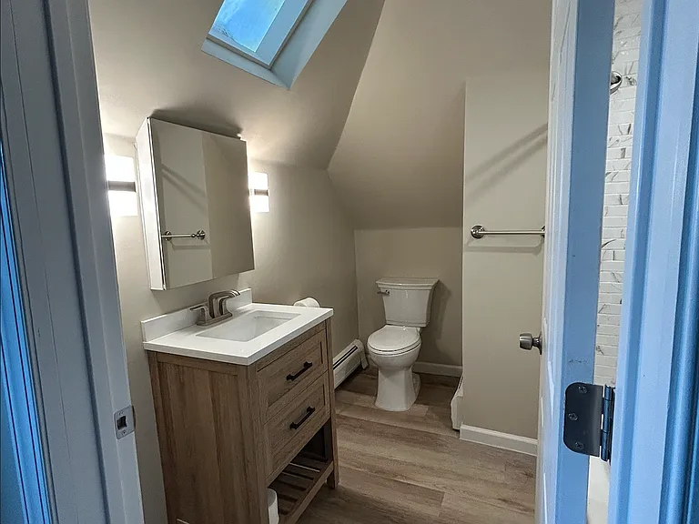 Full Bath 2