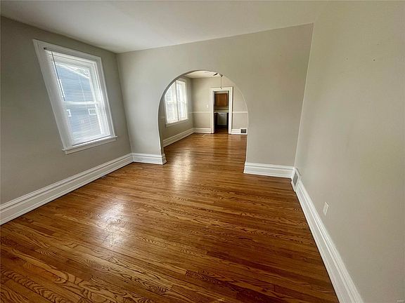 2nd image of 1127 Hilltop Dr