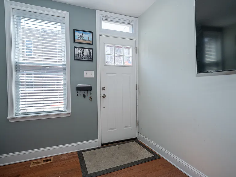 1916 S Alder St — Photo 38