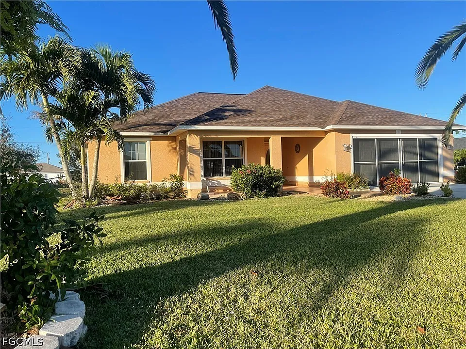 2721 NW 4th St