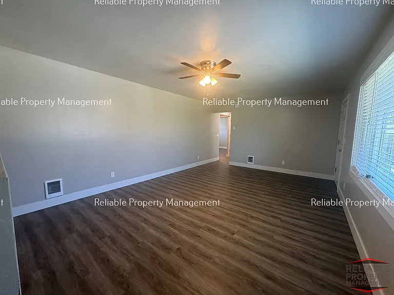 235 W 20th St #1 — Photo 3