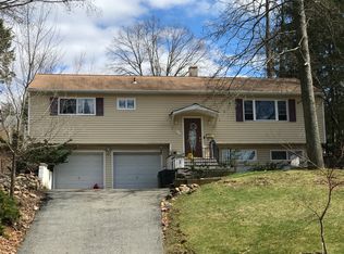 434 Wildwood Rd, Northvale, NJ 07647