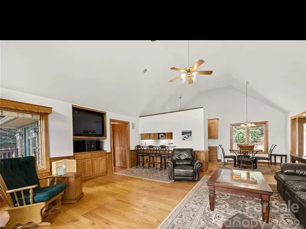 (undisclosed Address), Columbus, NC 28722