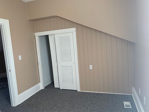 Bedroom, walk in closet