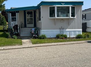 116 Shoreline Dr W, Pt Sanilac, MI 48469