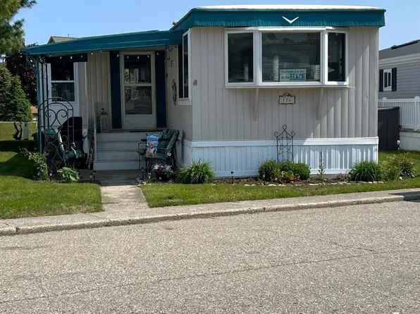116 Shoreline Dr W, Pt Sanilac, MI 48469