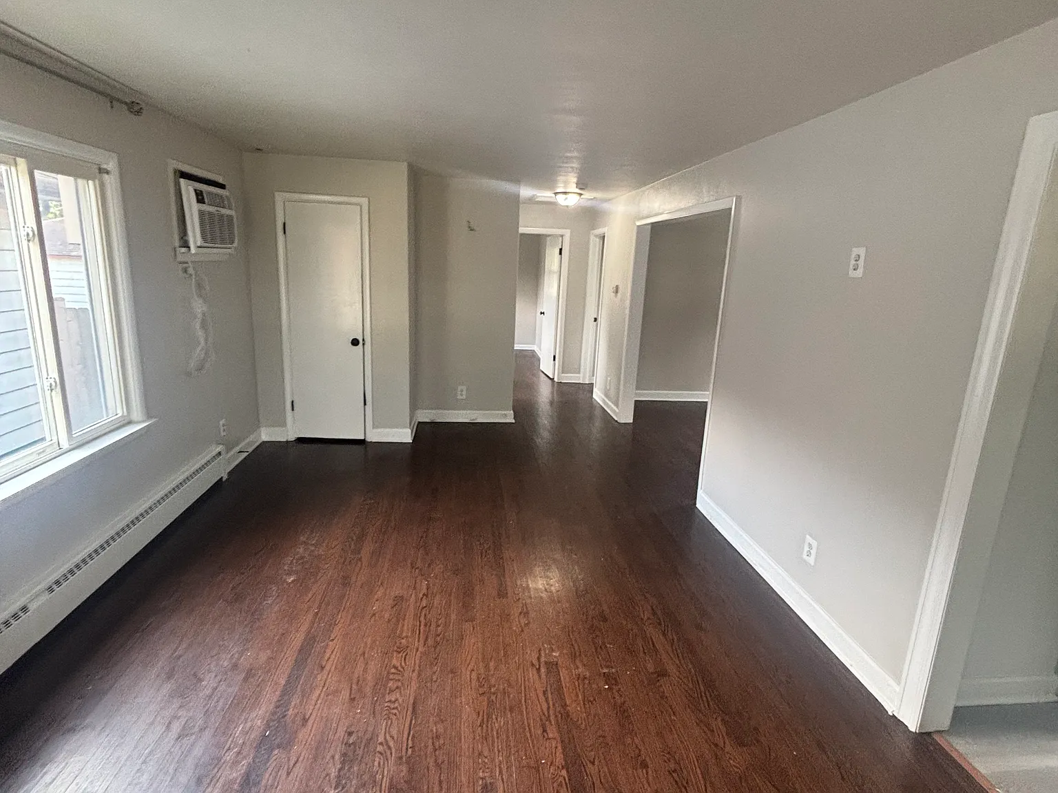 3 bed, 912 sqft, $2,150 — Photo 2