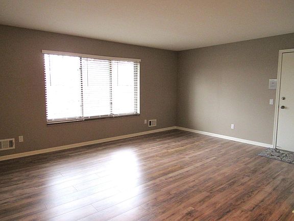 3rd image of 32724 Harper Ave #10