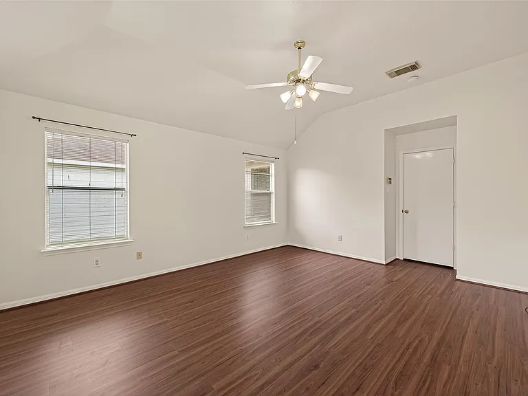15903 Timber Chase Dr — Photo 32