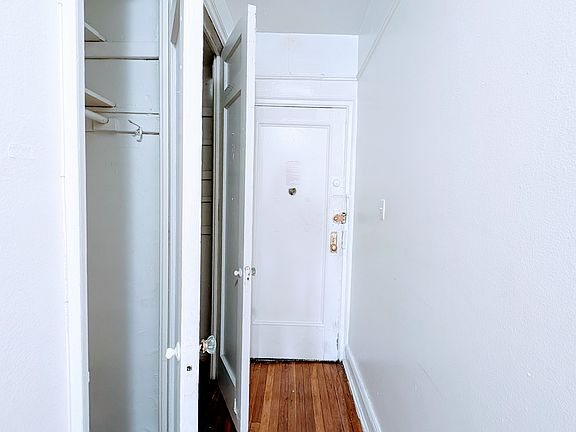5th image of 110 New York Ave APT 3H