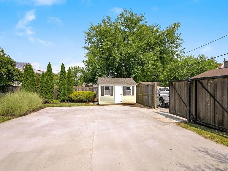 1424 Longfellow St NW — Photo 40