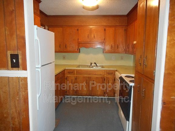 3rd image of 243 Shurley St
