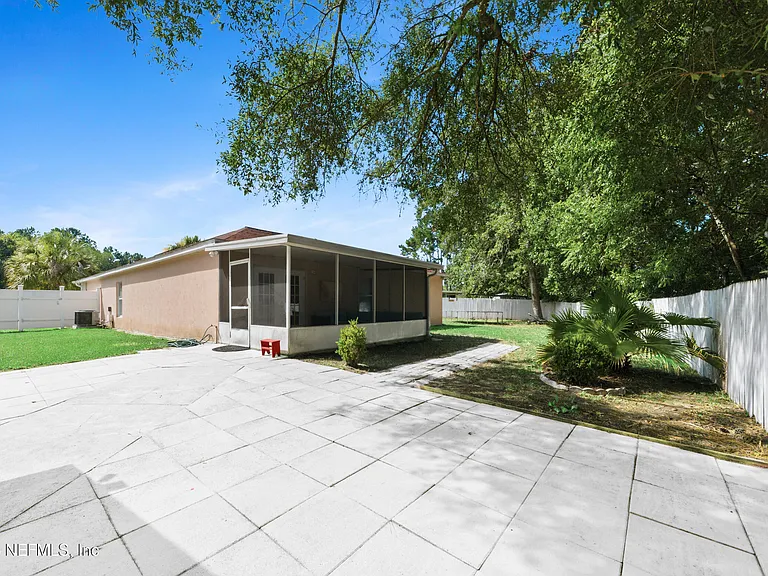 2656 Lantana Lakes Dr E — Photo 24