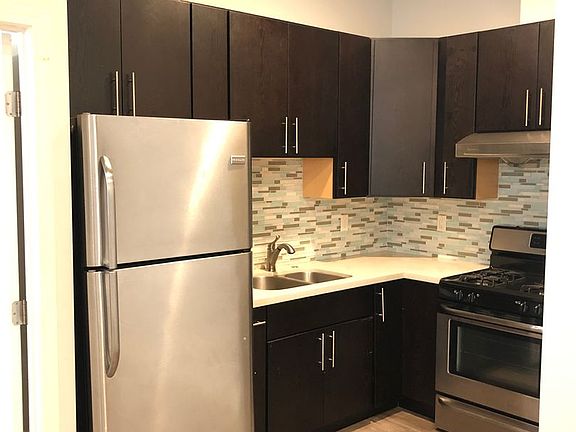 4th image of 1136 10th Ave APT 002