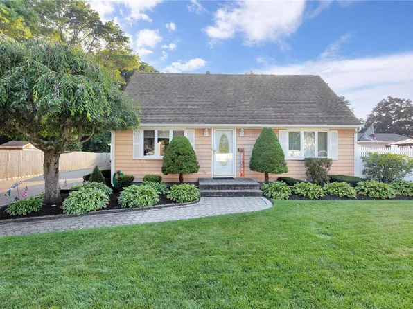 114 Marshall Drive, Selden, NY 11784
