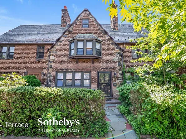 111-10 75th Rd, Forest Hills, NY 11375